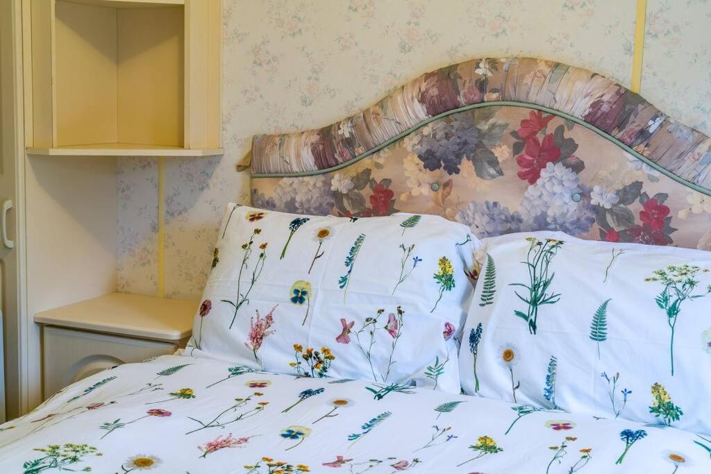 Wind In The Willows: Sleeps 4, Kitchen, Bathroom, Lounge, Wifi Napton on The Hill Exterior foto