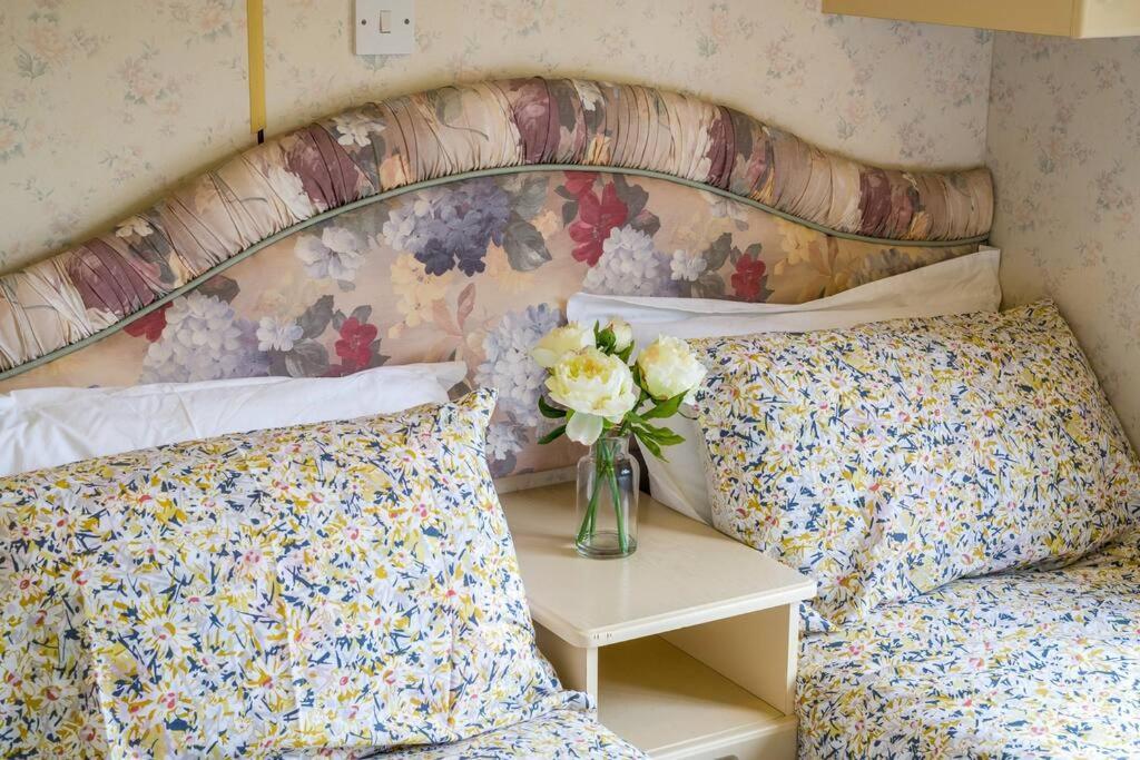 Wind In The Willows: Sleeps 4, Kitchen, Bathroom, Lounge, Wifi Napton on The Hill Exterior foto